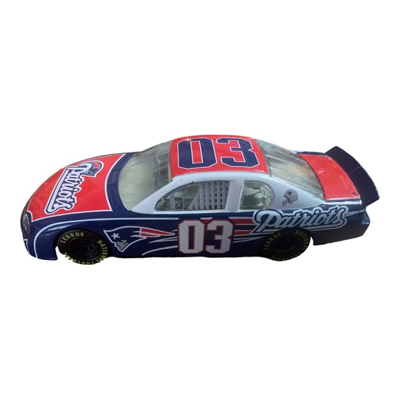 Nascar collectables 03 Patriots toys car NFL - Picture 2 of 7